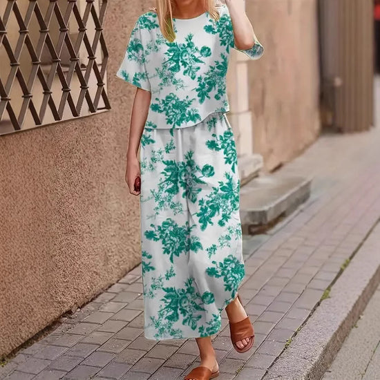 “Casual Fashionable Loose-Fit Short-Sleeve Crewneck T-Shirt & Pants Set – Comfortable Everyday Outfit”